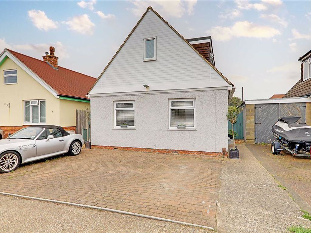 4 bed property for sale in Salvington Gardens, Worthing, West Sussex