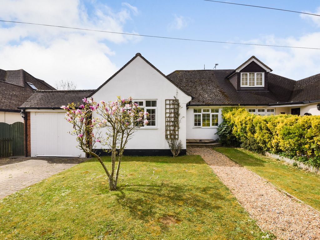 4 bed bungalow to rent in High Wych Road, Sawbridgeworth, Hertfordshire