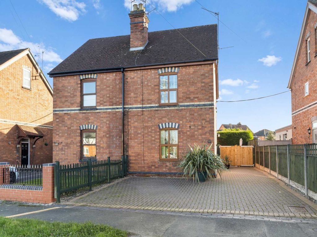 3 bed semidetached house for sale in Madresfield Road, Malvern WR14, £