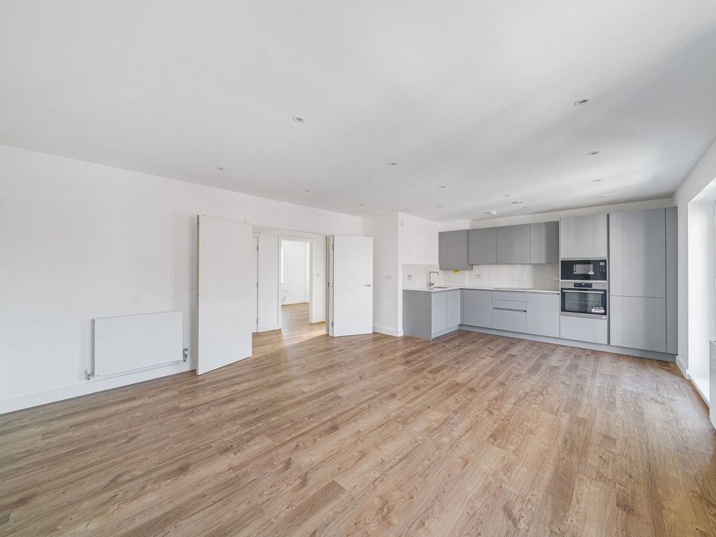 2 bed flat to rent in Albright Gardens, Walton On Thames KT12 Zoopla