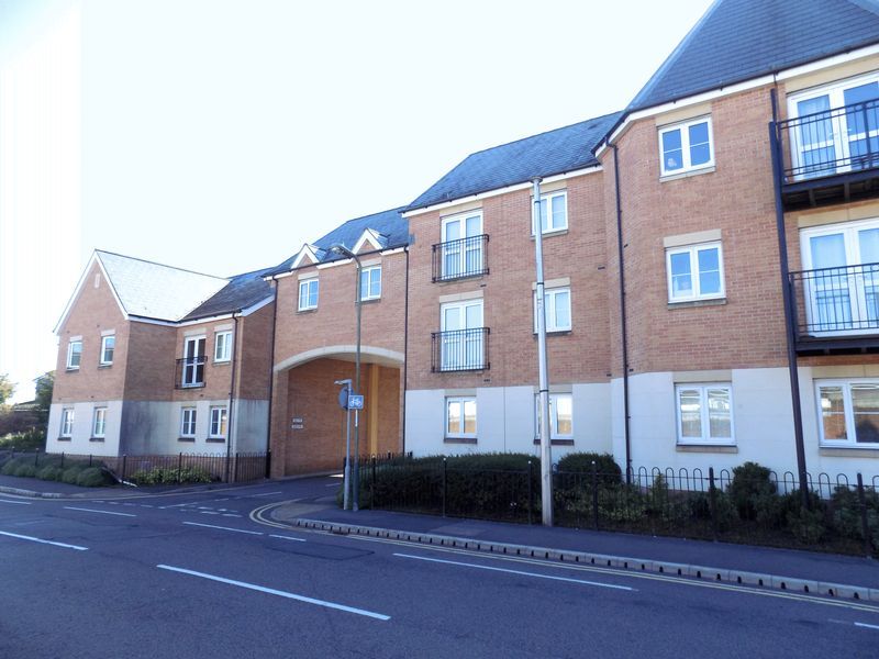 2 bed flat to rent in North View Terrace, Caerphilly CF83, £825 pcm