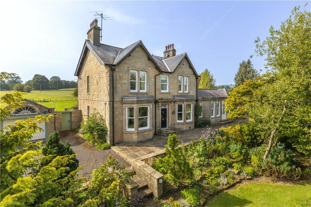 5 bed detached house for sale in Bolton Road, Addingham, Ilkley, West
