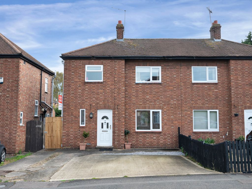 2 bed semidetached house for sale in Arundel Road, Walton