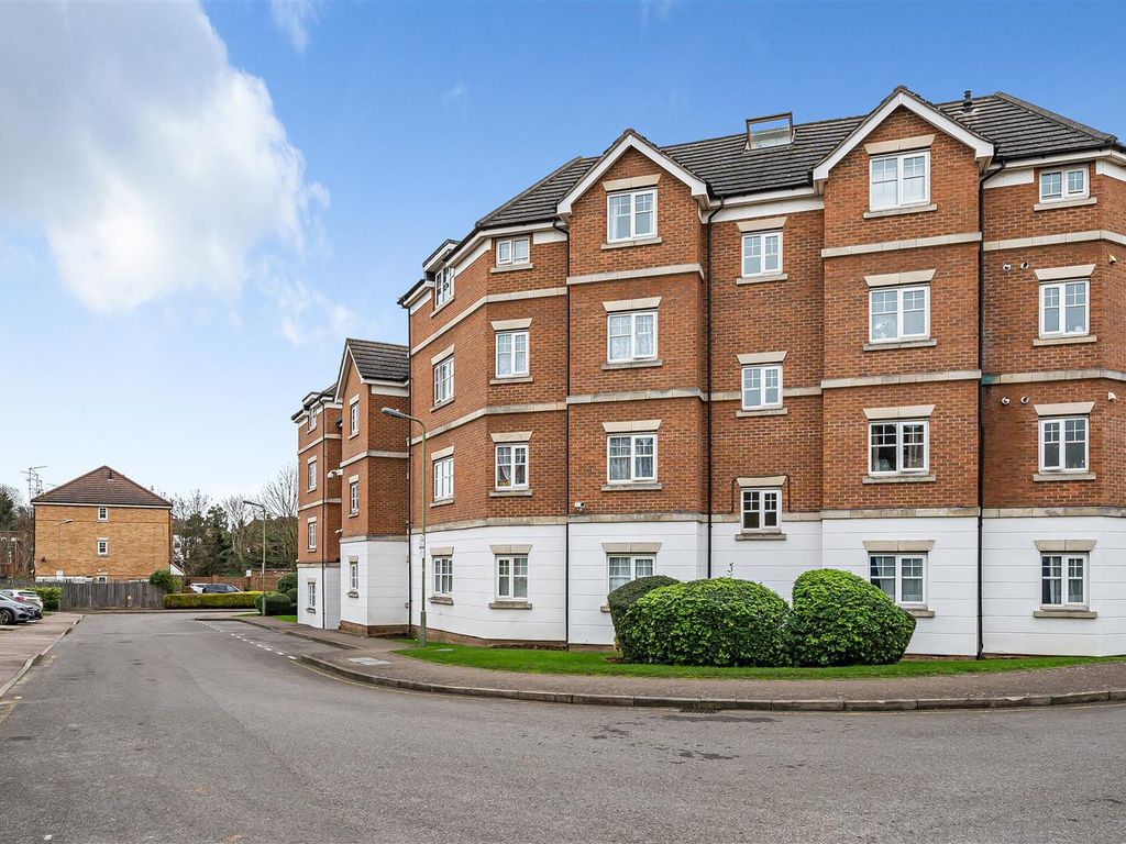 2 bed flat for sale in Symphony Close, Edgware HA8, £300,000 Zoopla
