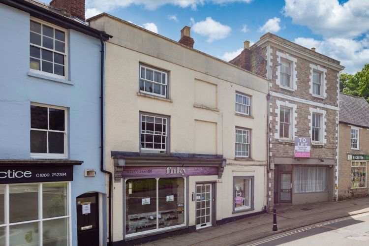 2 bed flat to rent in Causeway, Bicester OX26, £1,150 pcm Zoopla