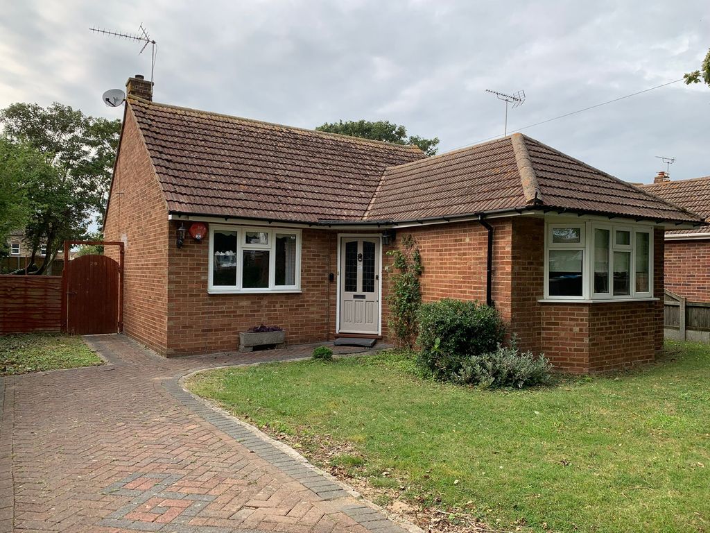 2 bed detached bungalow to rent in Old Green Road, Broadstairs CT10, £