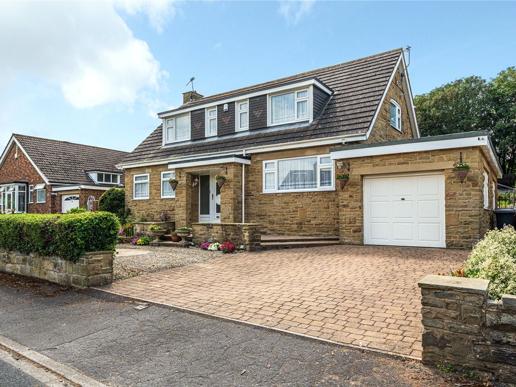 4 bed detached house for sale in Potterton Close, Barwick In Elmet