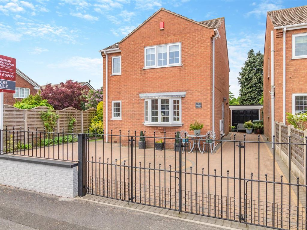 3 bed detached house for sale in Cromer Close, Mansfield NG18 Zoopla