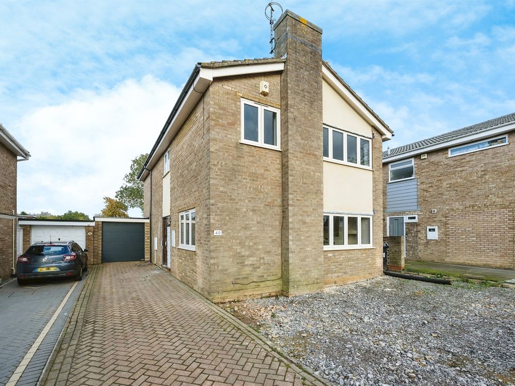 4 bed detached house for sale in Yardley Drive, Kingsthorpe