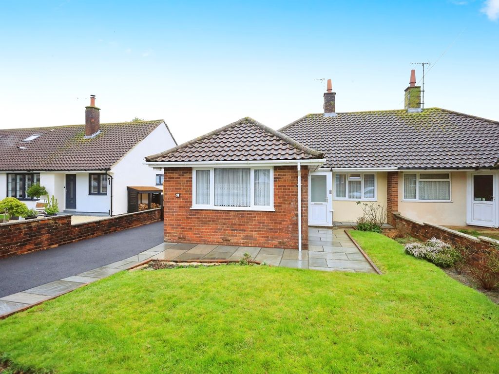 3 bed semidetached bungalow for sale in Westfield Close, Polegate BN26