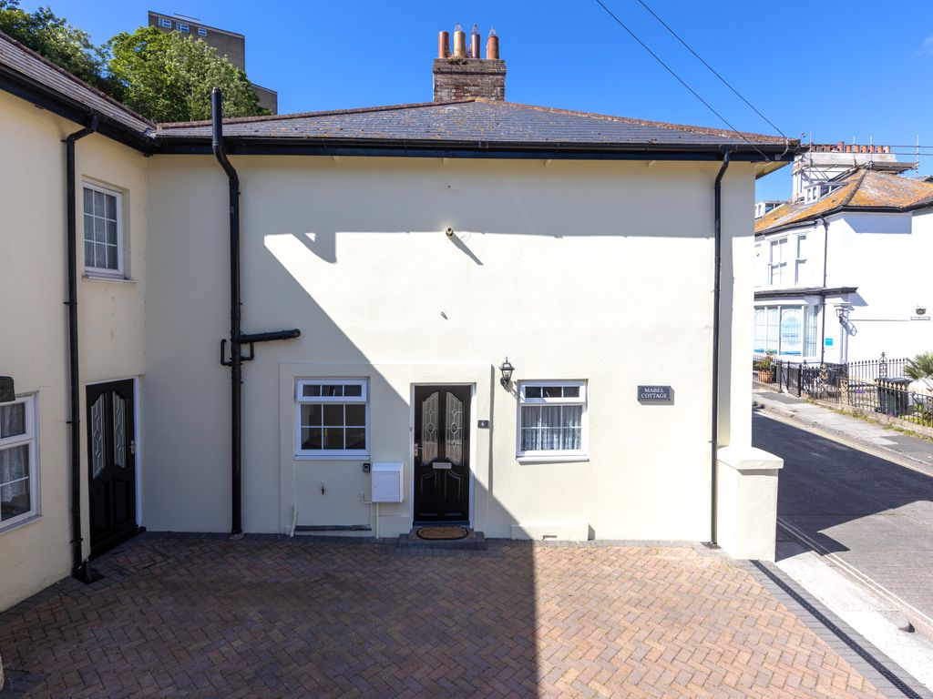 2 bed cottage to rent in Park Hill Road, Torquay TQ1, £1,100 pcm Zoopla