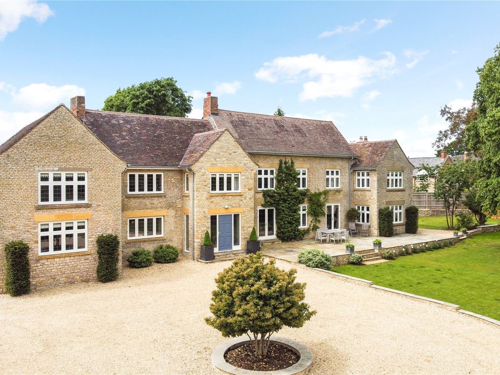 6 bed detached house for sale in Church Lane, Newbold On Stour