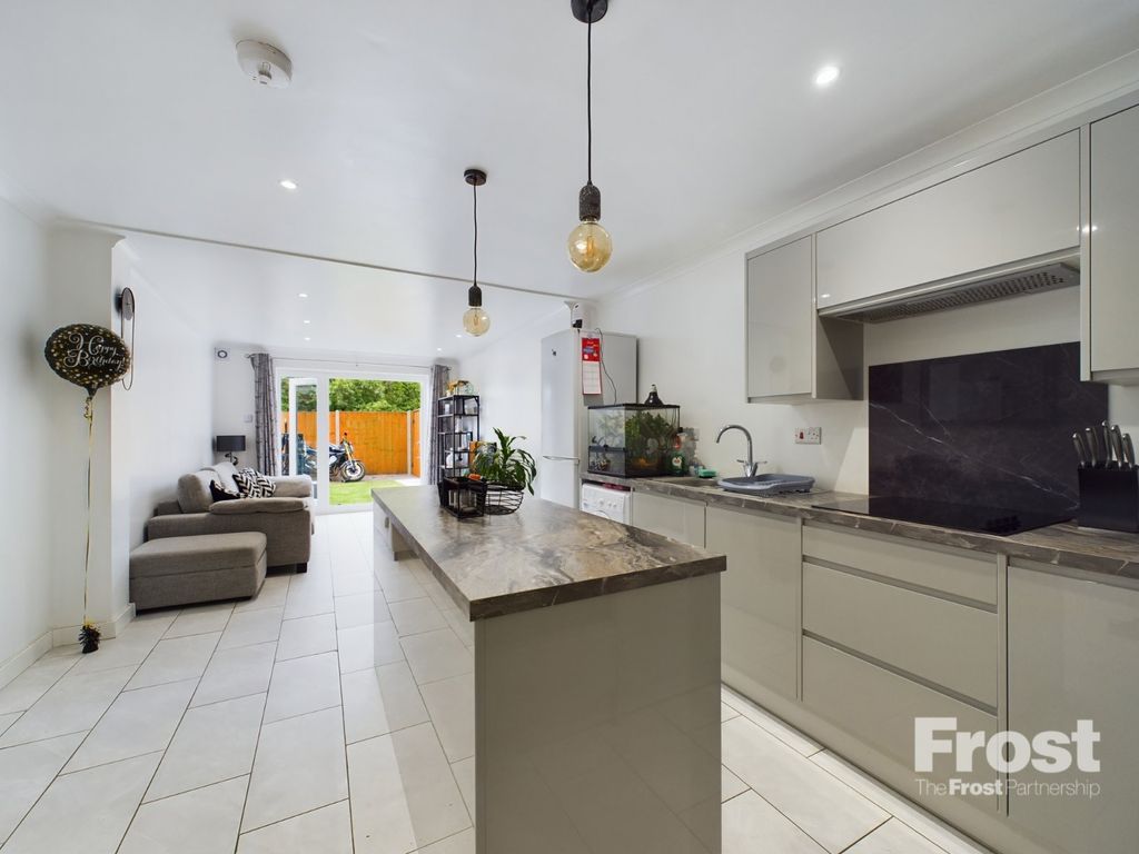 1 bed terraced house to rent in Douglas Road, Stanwell, StainesUpon