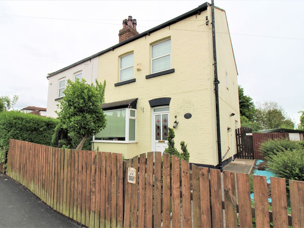 3 bed semidetached house for sale in Selby Road, Halton, Leeds LS15