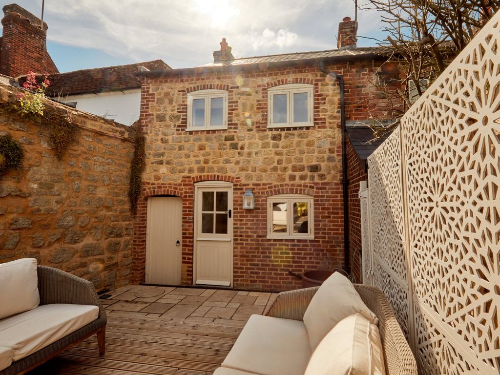 2 bed terraced house for sale in Pound Street, Petworth, West Sussex