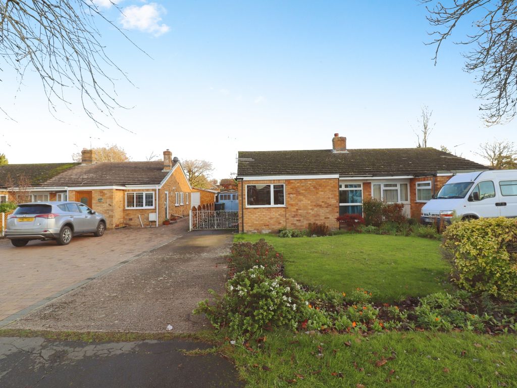 3 bed semidetached bungalow for sale in Beswick Gardens, Bilton, Rugby CV22, £255,000 Zoopla