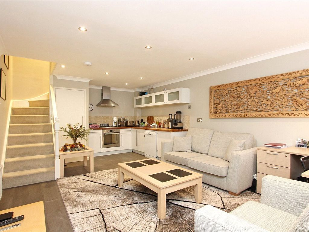 2 bed mews house to rent in Shrewsbury Mews, Notting Hill W2 Zoopla