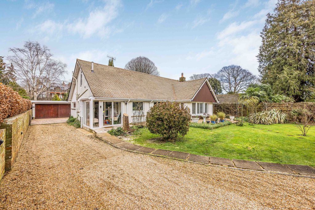 3 bed detached house for sale in Marama, The Drive, Summersdale, Chichester PO19, £1,200,000