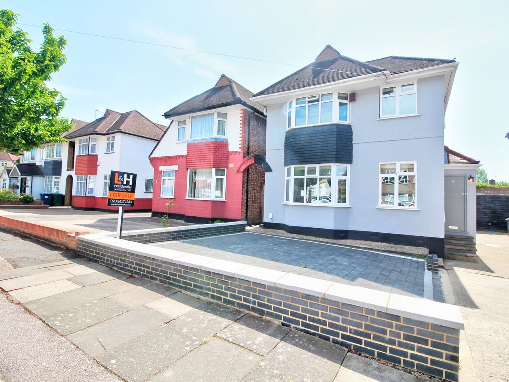 4 bed detached house for sale in Wyre Grove, Edgware HA8 Zoopla