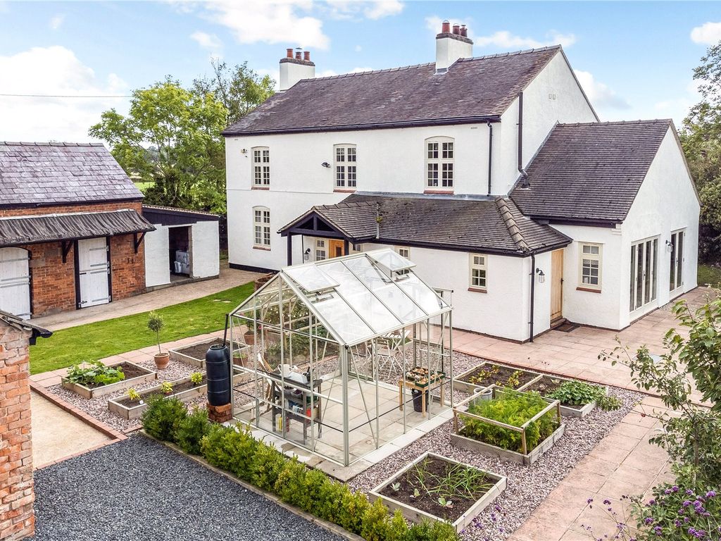 4 bed detached house for sale in The Chequer, Bronington, Whitchurch