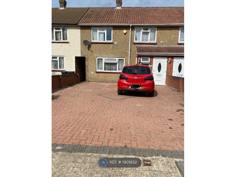 Room to rent in Northfields Road, Heston Hounslow TW5, £950 pcm Zoopla