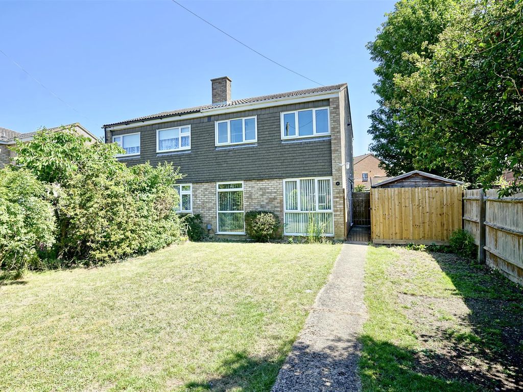 3 bed semidetached house to rent in Pyms Way, Sandy SG19, £1,250 pcm Zoopla