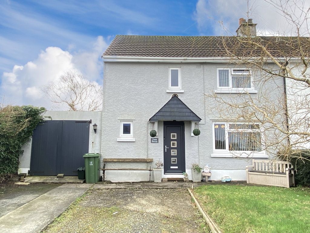 3 bed semidetached house for sale in Ford House, Broadmoor, Kilgetty