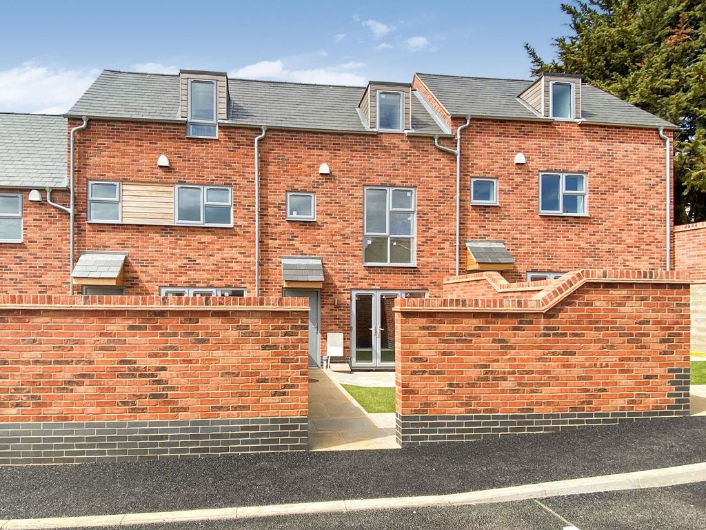 3 bed terraced house to rent in Swaffham Road, Dereham NR19 Zoopla