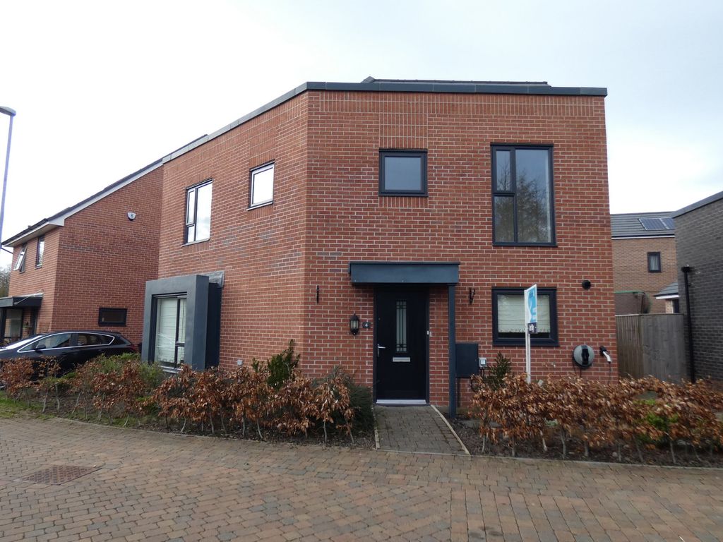 3 bed detached house to rent in Greenfinch Avenue, Cottam, Preston PR4