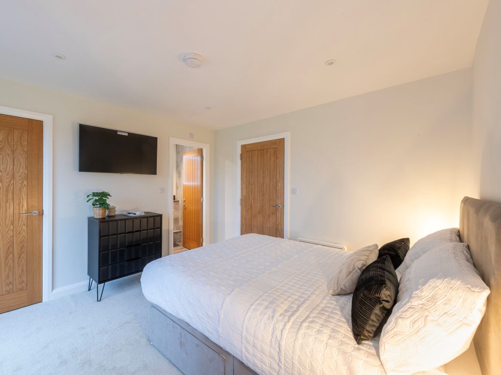 2 bed flat to rent in Hazel Grove, Carlisle CA1, £850 pcm Zoopla