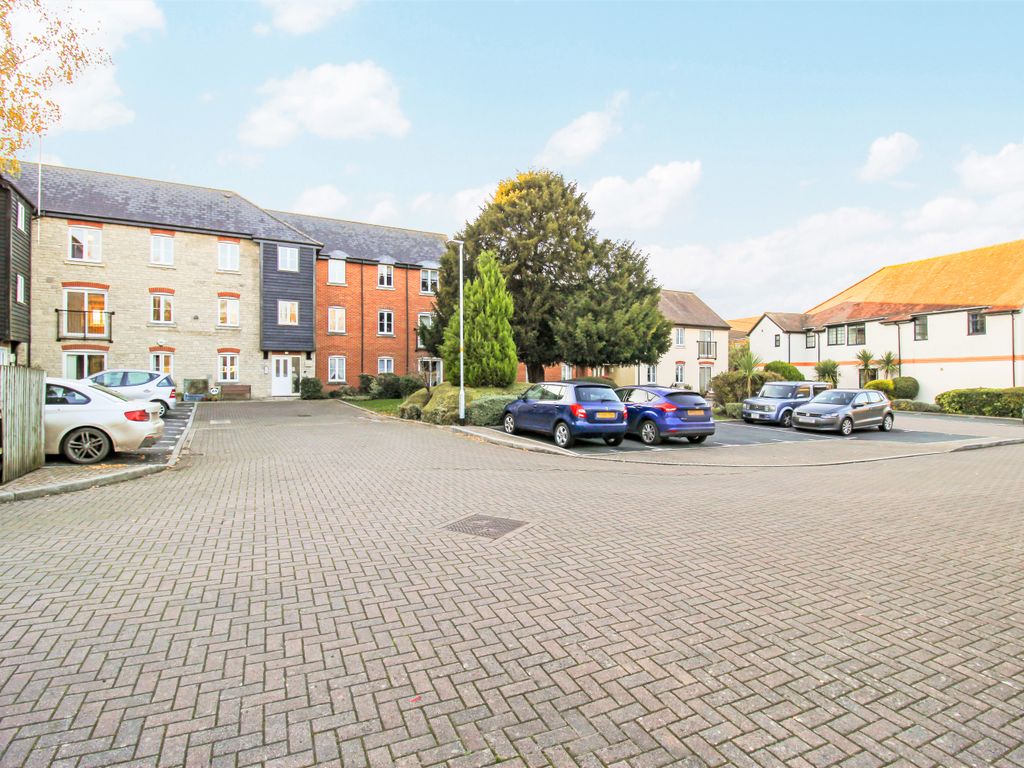 2 bed flat for sale in Ely Court, Wroughton, Swindon SN4 Zoopla