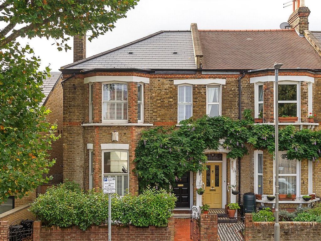 Lebanon Gardens, Putney SW18  