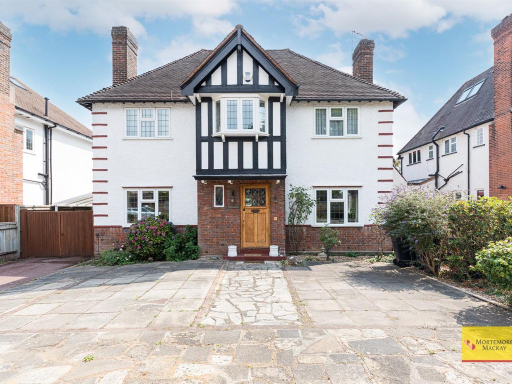 Bazile Road London N21