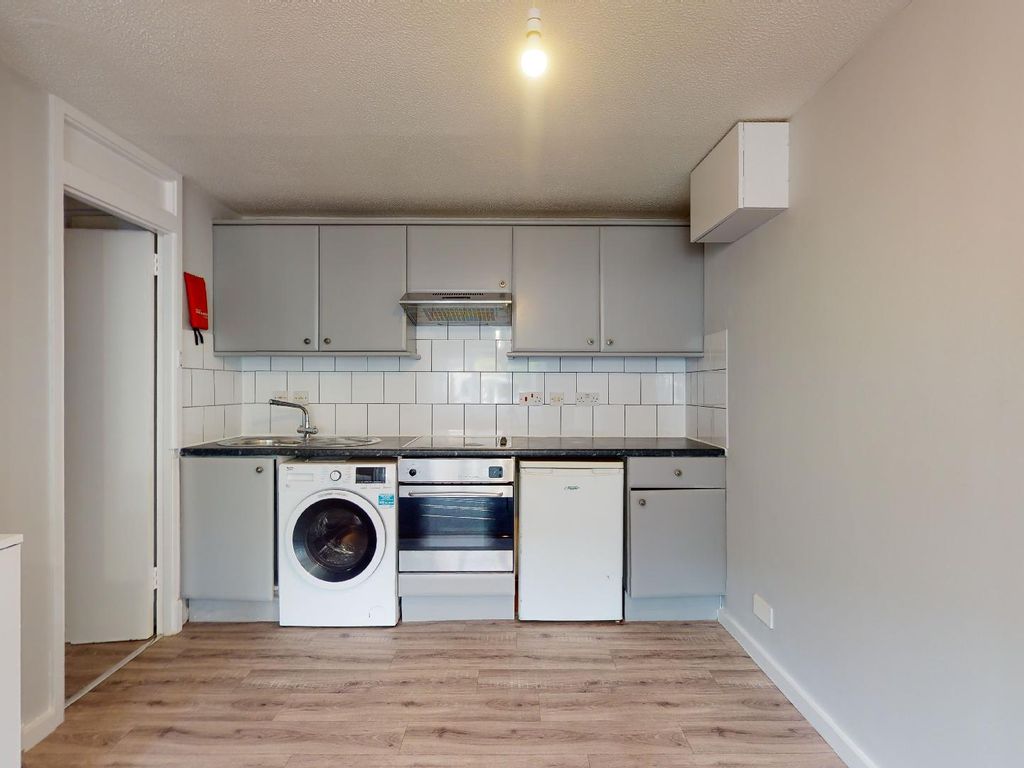 1 bed flat to rent in Beardsley Way, London W3 Zoopla