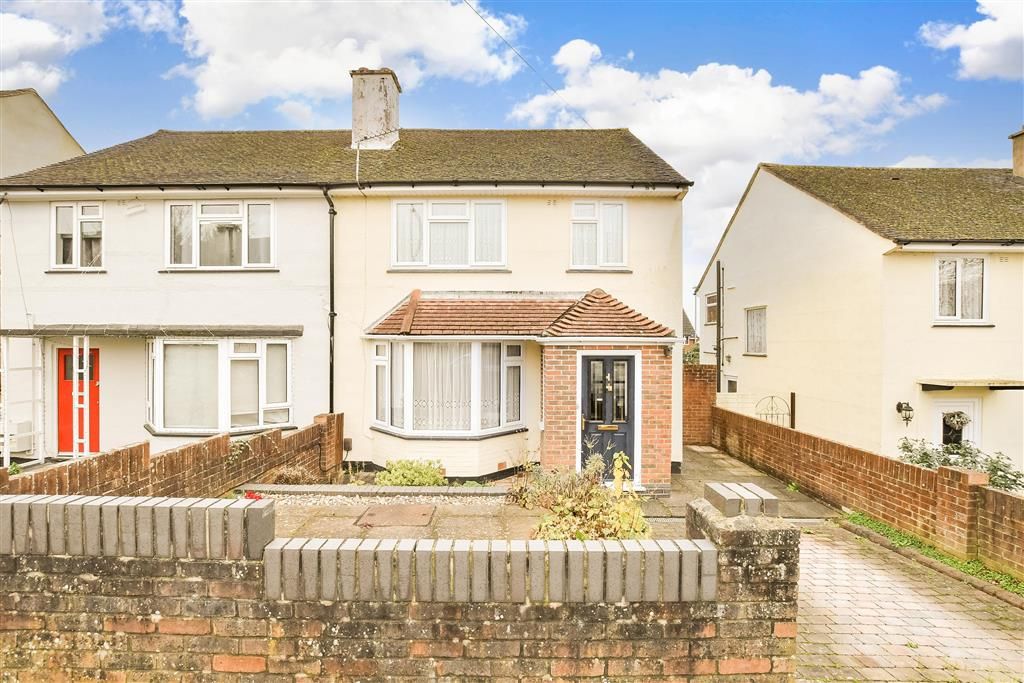 3 bed semidetached house for sale in Pendennis Road, Portsmouth