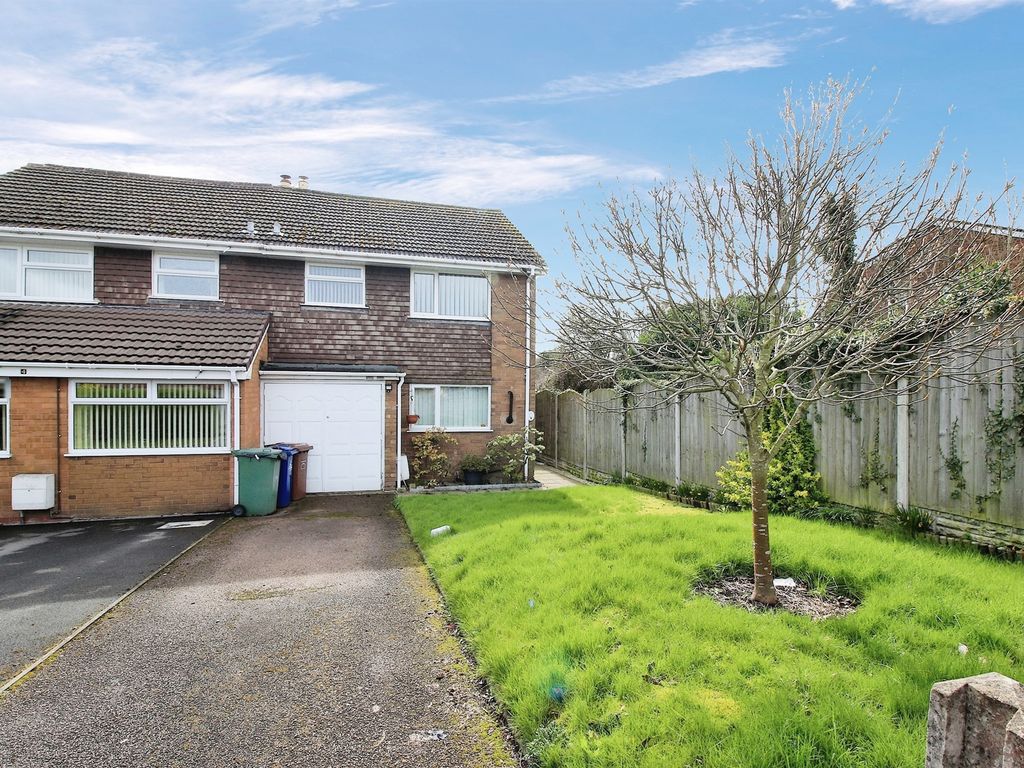 3 bed semidetached house for sale in Burntwood Road, Norton Canes