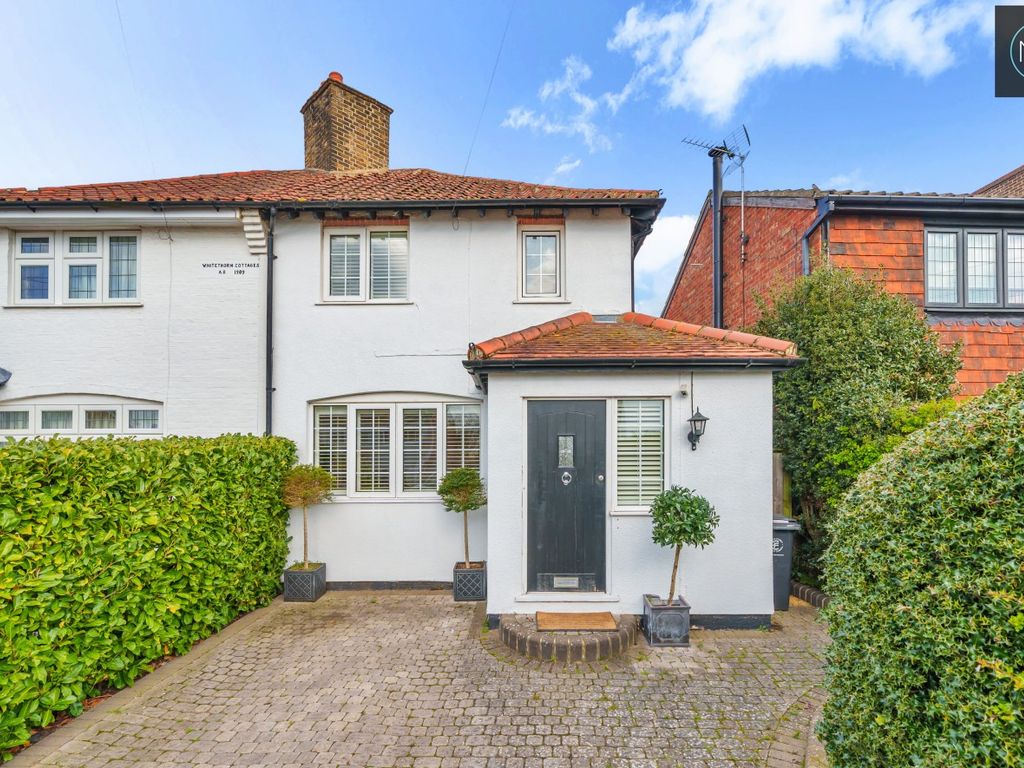 2 bed semidetached house for sale in Wroths Path, Loughton, Essex IG10 Zoopla