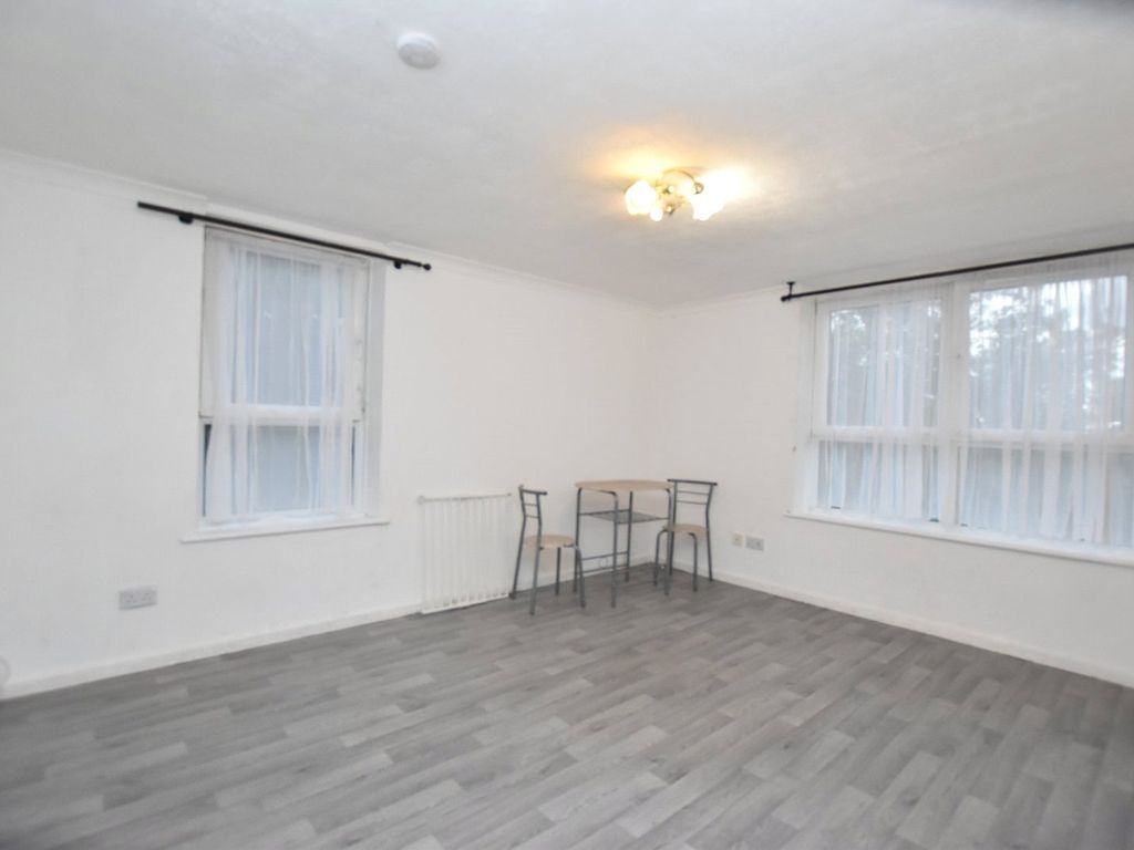 2 bed flat for sale in Pierrepoint, Ross Road, South Norwood SE25, £250,000 Zoopla