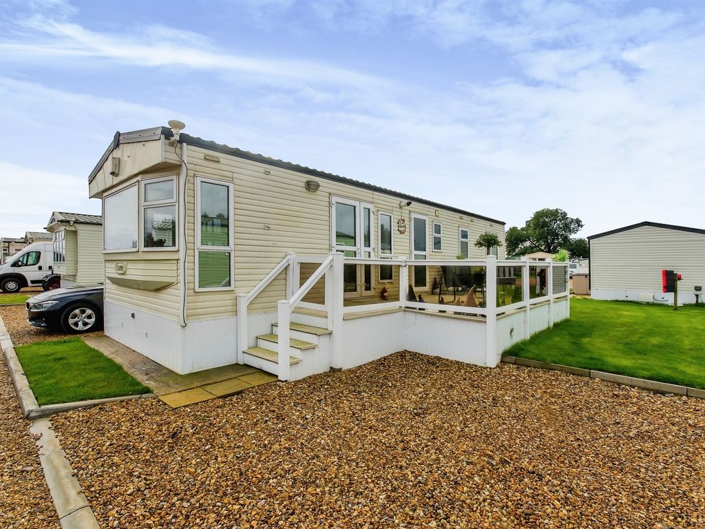 3 bed mobile/park home for sale in Vicarage Lane, Long Sutton, Spalding