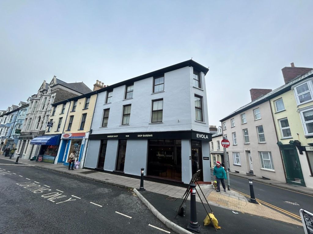 2 bed flat to rent in Chalybeate Street, Aberystwyth SY23, £750 pcm
