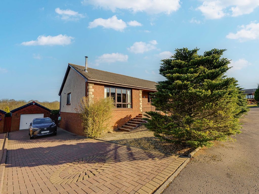 4 bed bungalow for sale in Curling Knowe, Crossgates, Cowdenbeath KY4