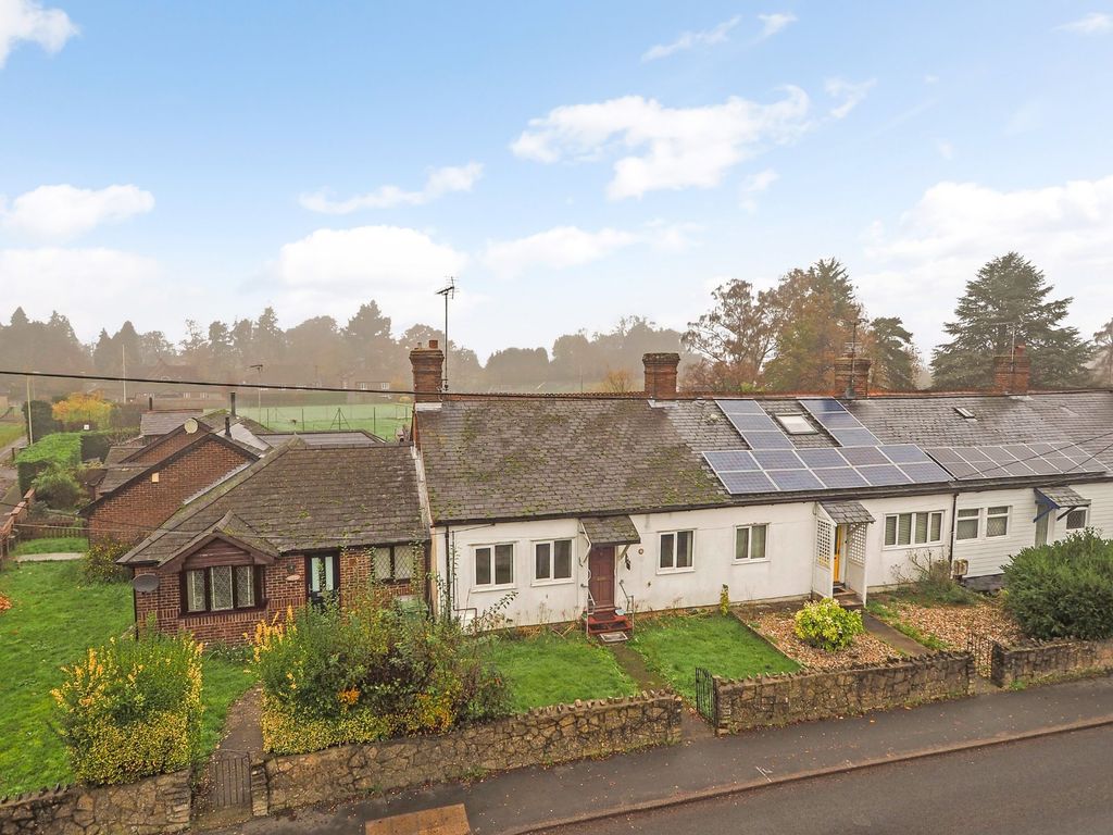 2 bed bungalow for sale in Haslemere Road, Liphook, Hampshire GU30 Zoopla