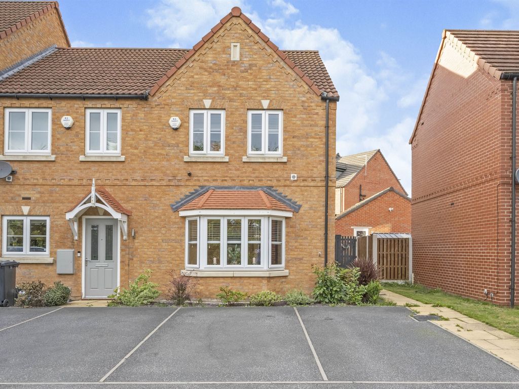 3 bed town house for sale in Wild Geese Way, Mexborough S64 Zoopla