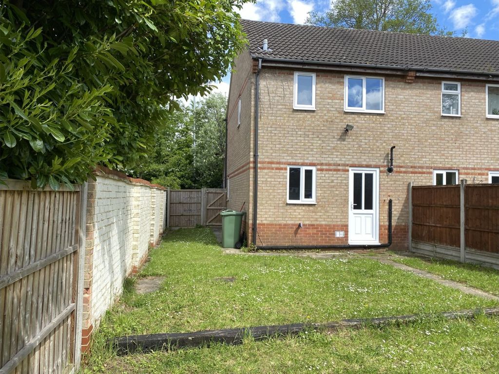 2 bed end terrace house for sale in Foxglove Close, Gloucester GL4, £