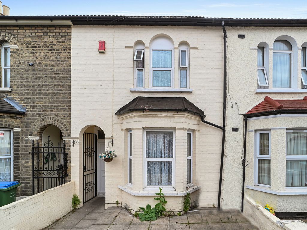 3 bed terraced house for sale in Granville Road, London E17 Zoopla