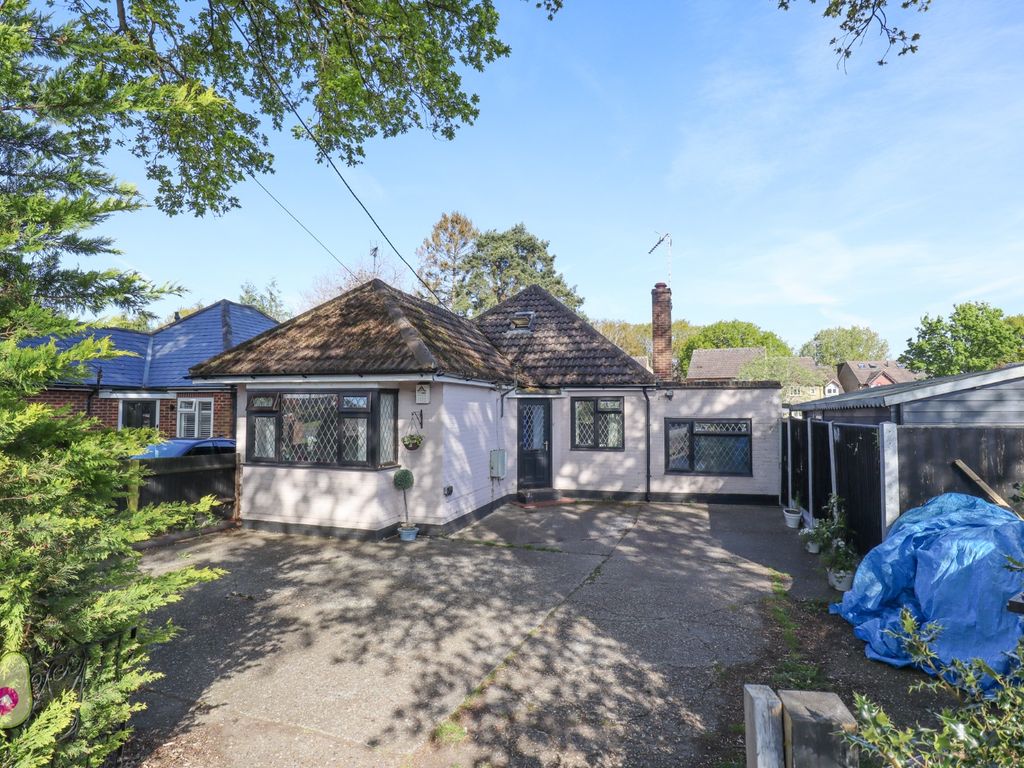 4 bed detached bungalow for sale in Hamesmoor Road, Mytchett, Camberley