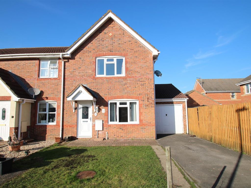 3 bed end terrace house to rent in Daisy Close, Melksham SN12 Zoopla