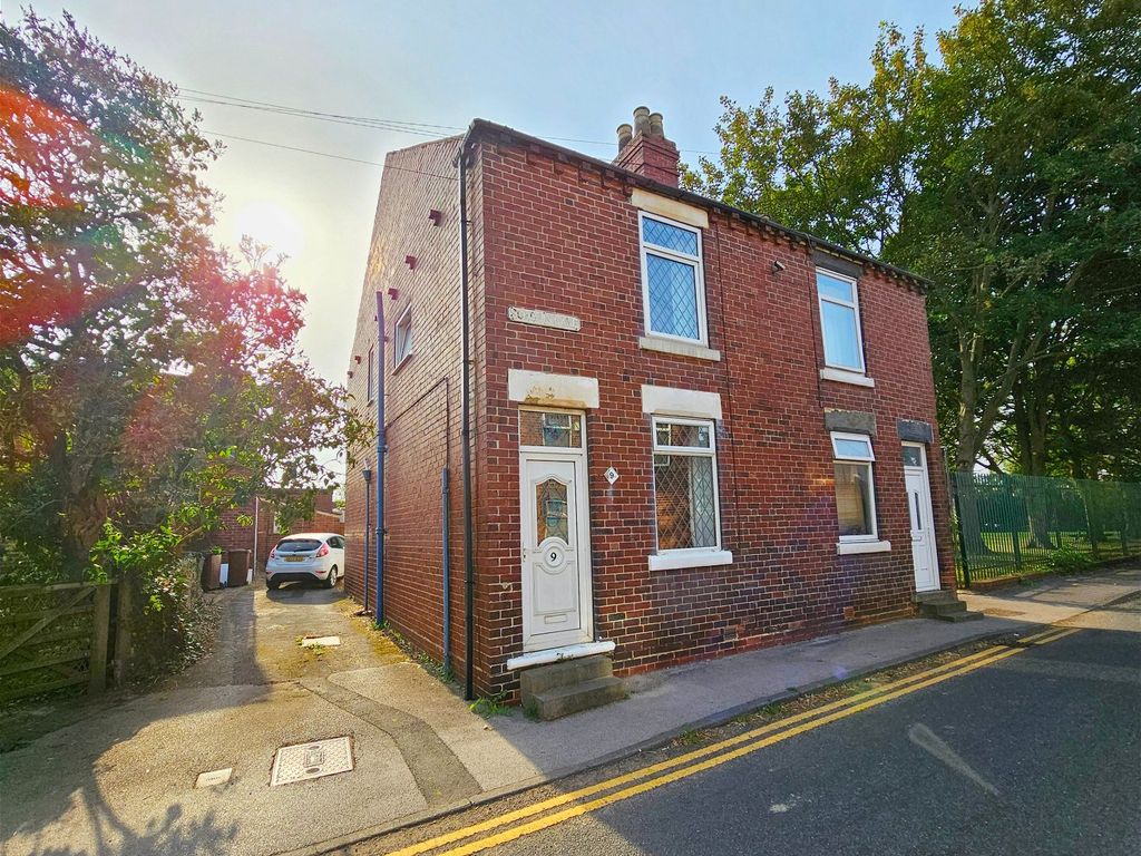 3 bed semidetached house for sale in School Lane, Ryhill, Wakefield