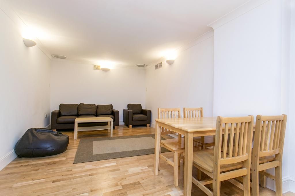 2 bed flat to rent in Lough Road, London N7, £2,000 pcm Zoopla