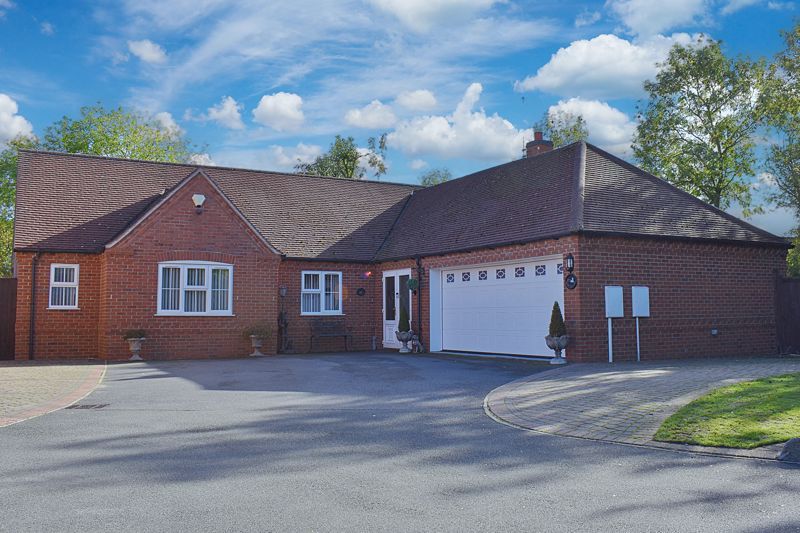 4 bed detached bungalow for sale in Church Lane, Balderton, Newark NG24